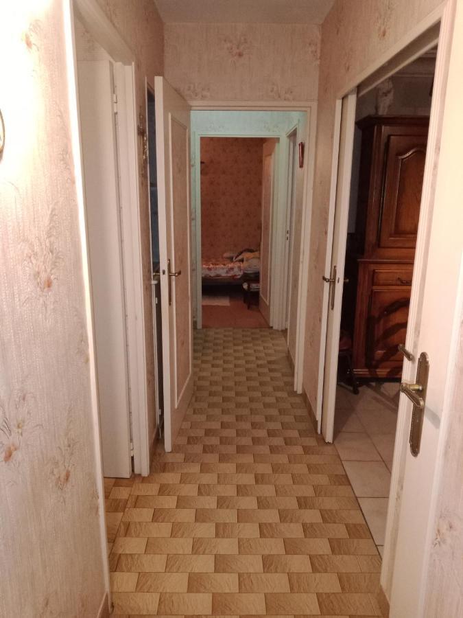 Maison Entiere Avec Parking, Garage Et Jardin Montlucon Ngoại thất bức ảnh