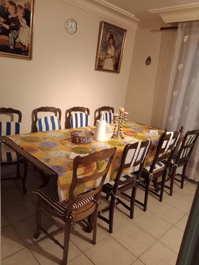 Maison Entiere Avec Parking, Garage Et Jardin Montlucon Ngoại thất bức ảnh