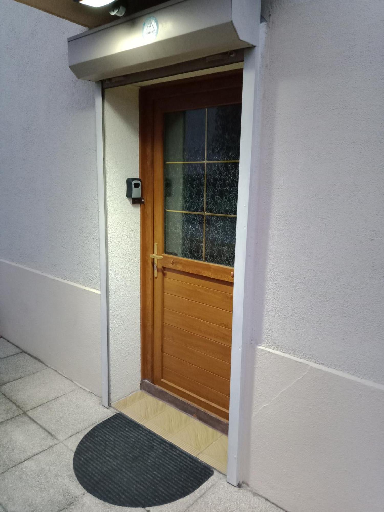 Maison Entiere Avec Parking, Garage Et Jardin Montlucon Phòng bức ảnh