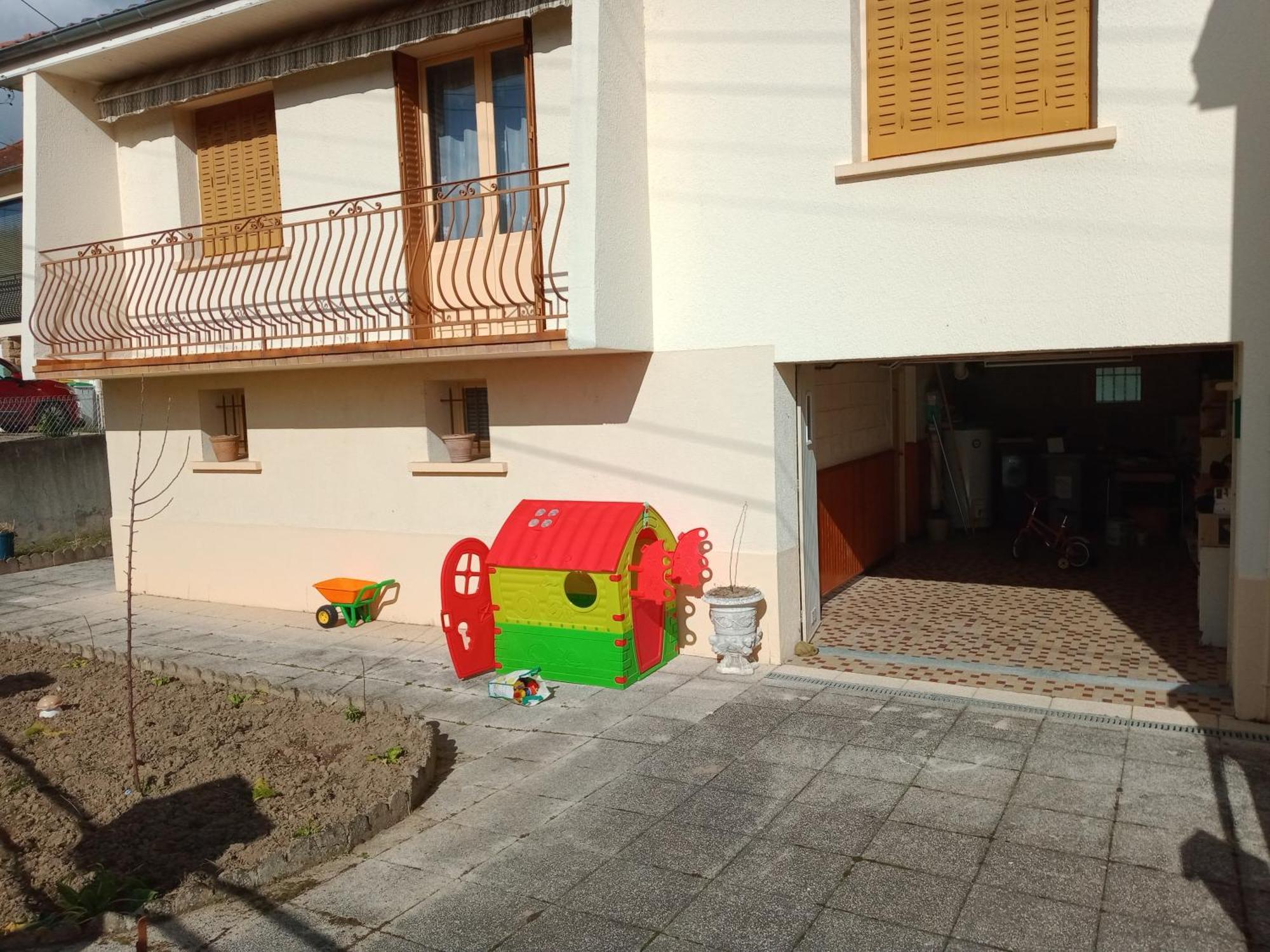 Maison Entiere Avec Parking, Garage Et Jardin Montlucon Phòng bức ảnh