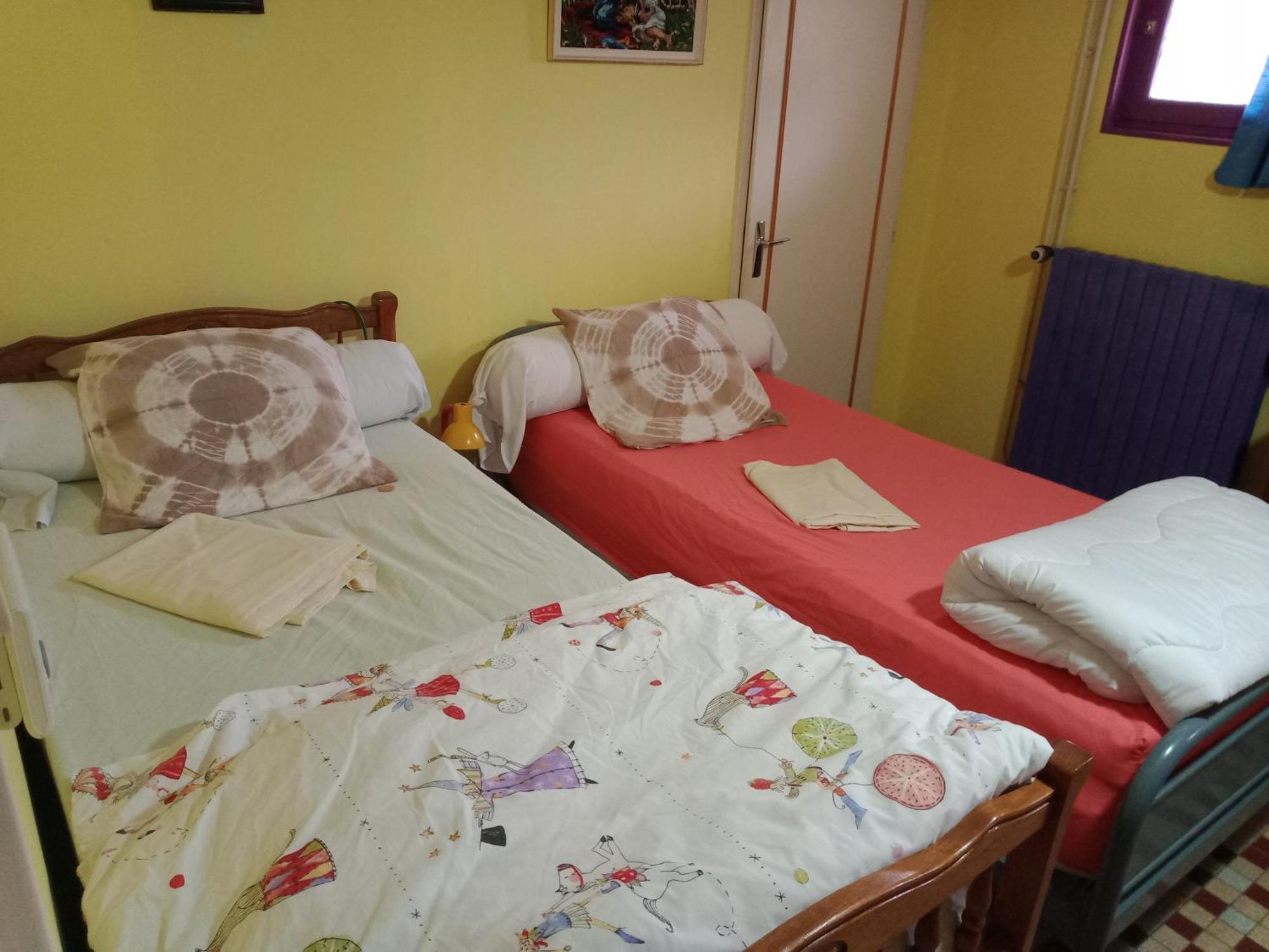 Maison Entiere Avec Parking, Garage Et Jardin Montlucon Ngoại thất bức ảnh
